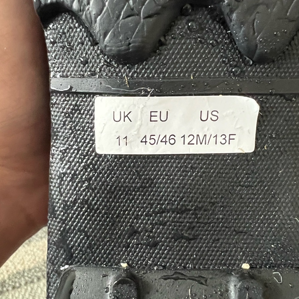 Men’s Hunter Rain boot not available in Canada